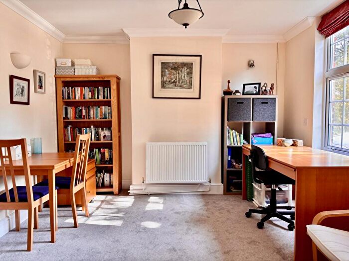 3 Bedroom End Of Terrace House For Sale In Nevells Road, Letchworth Garden City, SG6