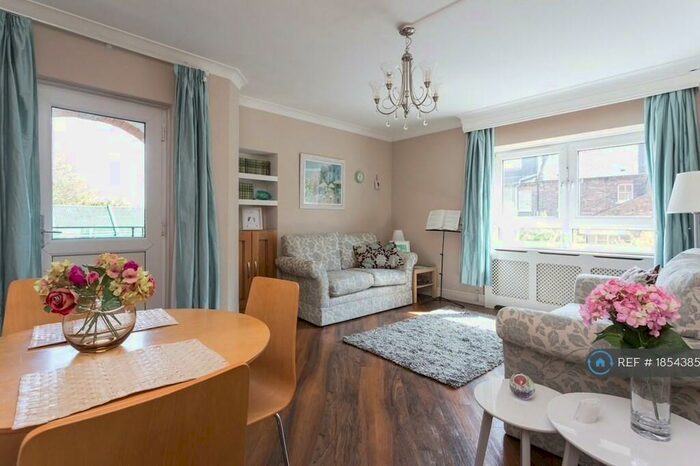 1 Bedroom Flat To Rent In South End Close, London, NW3