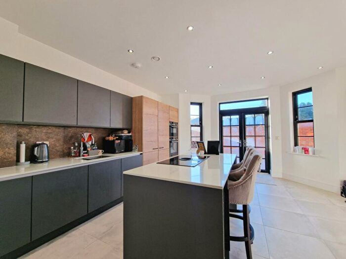 4 Bedroom Town House To Rent In Romsey Road, Winchester, SO22