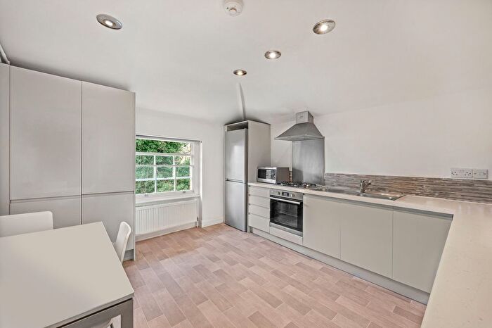 2 Bedroom Flat For Sale In Bartholomew Road, Kentish Town, NW5