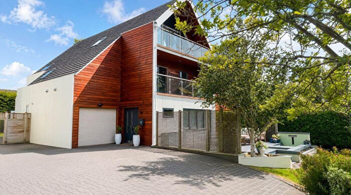 4 Bedroom Detached House For Sale In Hobb Lane, Hedge End, SO30