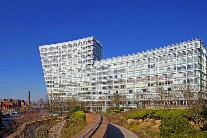 2 Bedroom Apartment For Sale In One Park West, Liverpool, Merseyside, L1