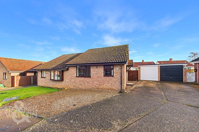 2 Bedroom Semi-Detached Bungalow For Sale In Wheatfields, Rickinghall, Diss, IP22
