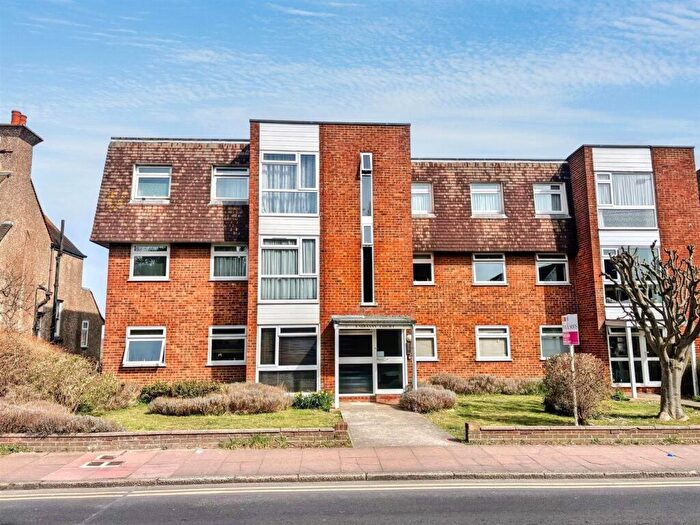 4 Bedroom Flat For Sale In Lewes Road, Eastbourne, BN21