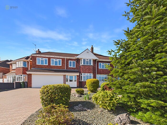 4 Bedroom Semi Detached House For Sale In Lindrosa Road, Streetly, Sutton Coldfield, B74