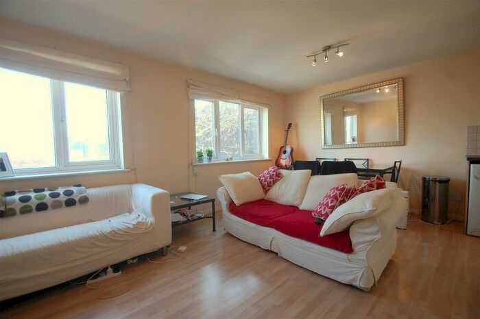1 Bedroom Flat To Rent In Field Court, Wellington Road, Wimbledon, SW19