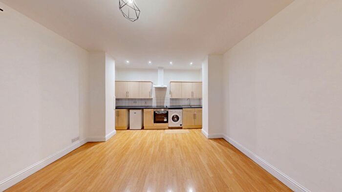 1 Bedroom Flat To Rent In High Street, London, W3