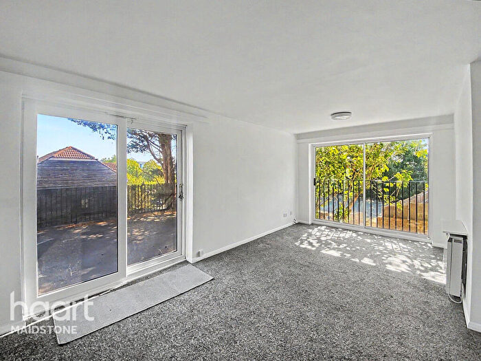 2 Bedroom Apartment For Sale In Springvale, Maidstone, ME16