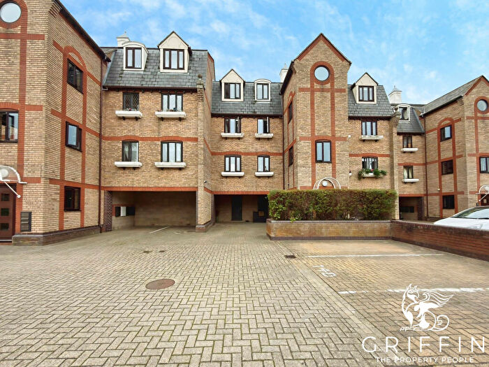 2 Bedroom Flat To Rent In Brick Court, Jetty Walk, Grays, RM17