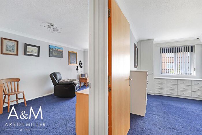 1 Bedroom Retirement Property To Rent In Limewood Court, Ilford, IG4