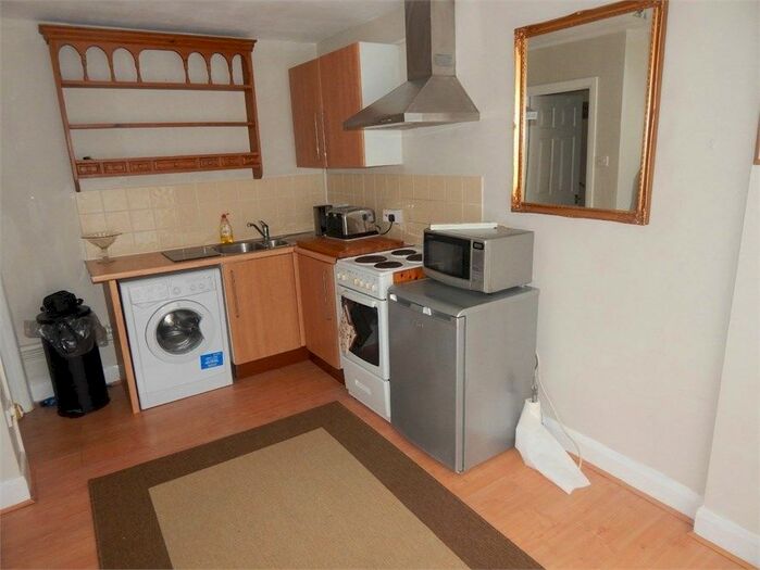 1 Bedroom Studio To Rent In Warren Avenue, Bromley BR1