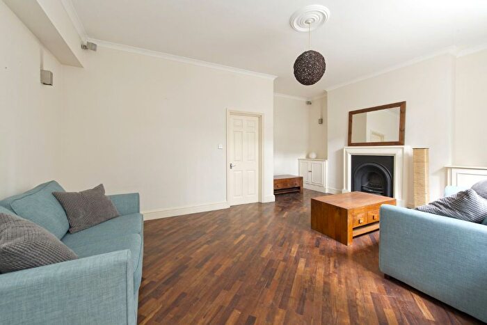 1 Bedroom Flat To Rent In Linden Gardens, London, W2