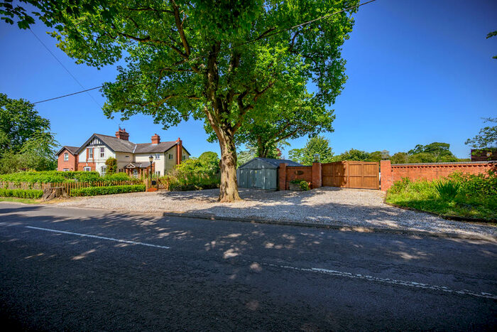 3 Bedroom Cottage For Sale In Shrewley Common, Shrewley, CV35
