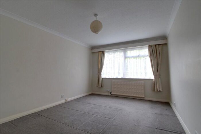 2 Bedroom Apartment For Sale In Village Road, Enfield, Middlesex, EN1