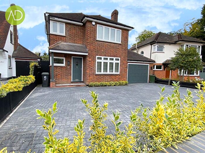 3 Bedroom Detached House To Rent In Knighton Lane, Buckhurst Hill, IG9