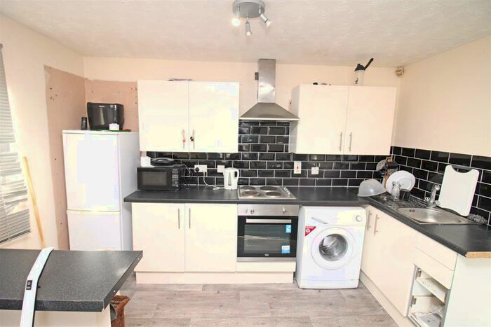 1 Bedroom Flat To Rent In Gabriel Close, Browns Wood, Milton Keynes, MK7