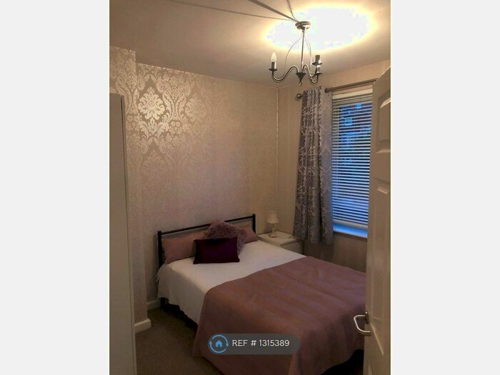 3 Bedroom Semi-Detached House To Rent In Sheffiled, Sheffiled, S2