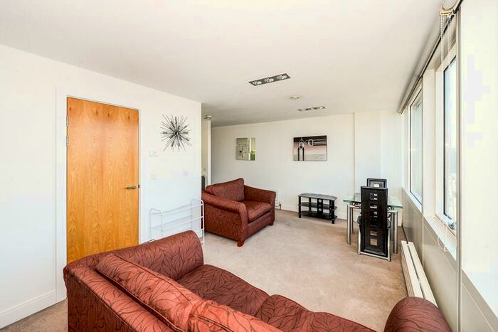 Apartment To Rent In Strand Street, Liverpool, L1