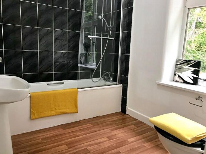 11 Bedroom Detached House To Rent In Rosehurst, LS6