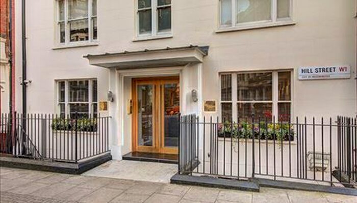 2 Bedroom Flat To Rent In Hill Street, London, W1J