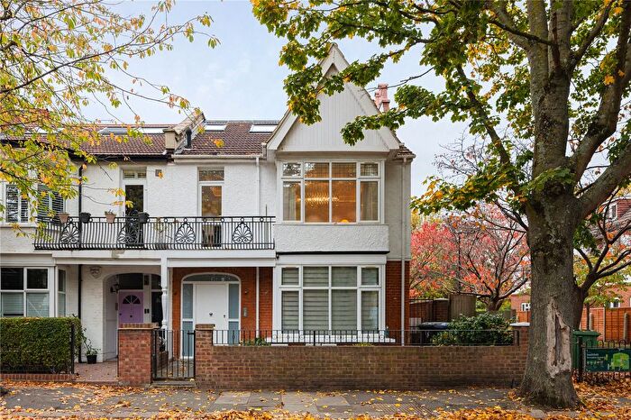 3 Bedroom Flat For Sale In Southfield Road, London, W4