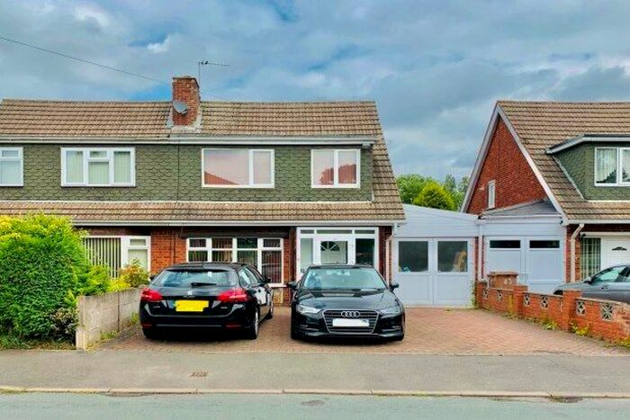 3 Bedroom Property To Rent In Harlech Road, Willenhall, WV12