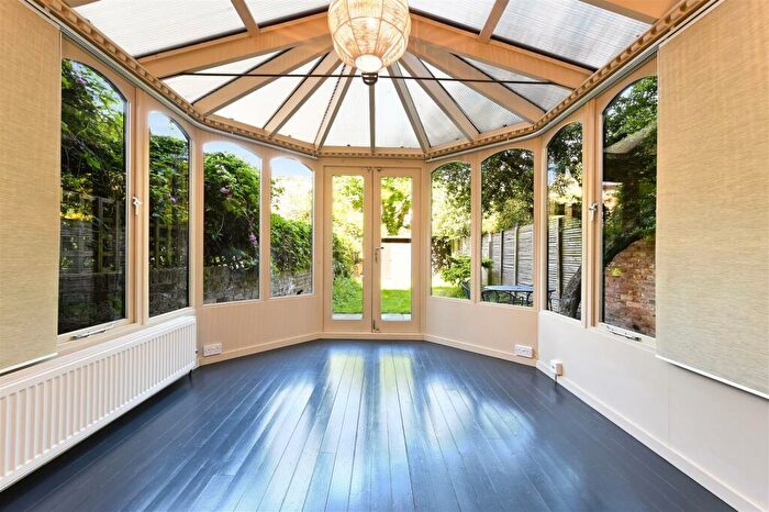 1 Bedroom Flat To Rent In South Hill Park Gardens, London, NW3