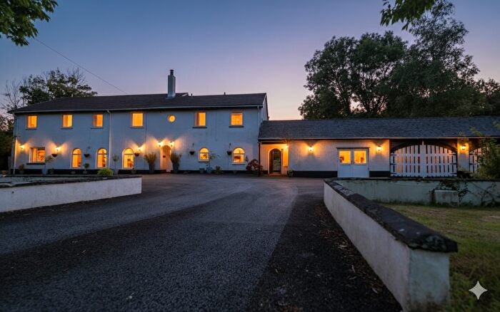 6 Bedroom Detached House For Sale In Velindre, Llandysul, SA44