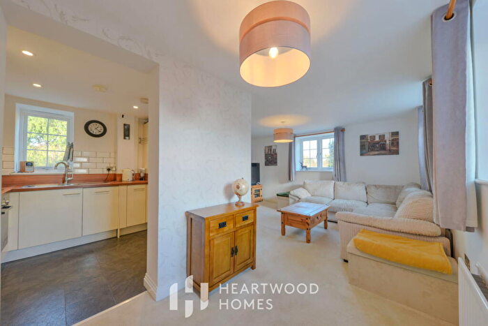1 Bedroom Apartment For Sale In Little Night Leys Court, Napsbury, AL2