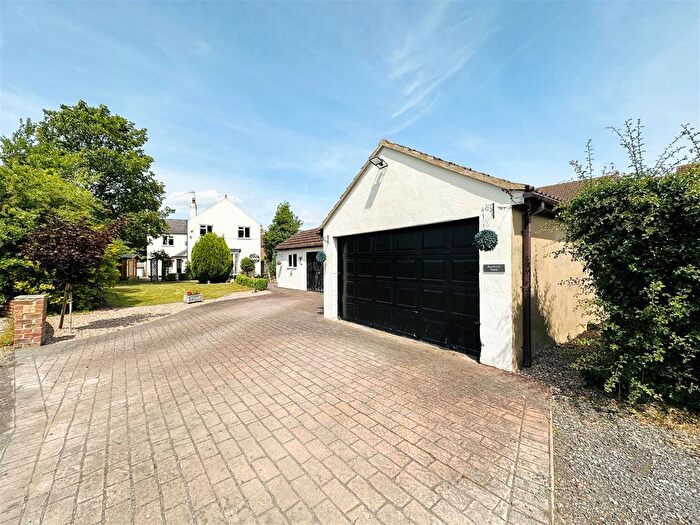 4 Bedroom Detached House For Sale In Main Road, Burn, Selby, YO8