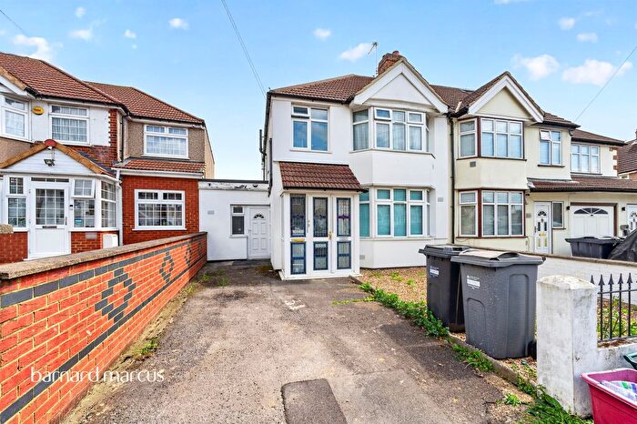 5 Bedroom Semi Detached House For Sale In Springwell Road, Hounslow, TW5