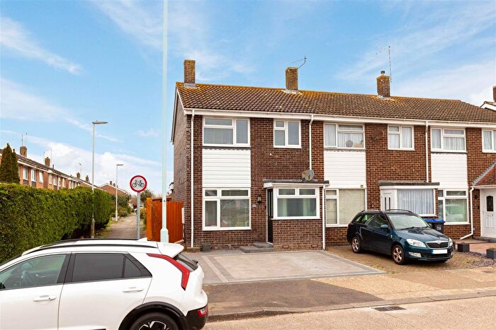 3 Bedroom End Terrace House For Sale In Boxgrove, Goring, BN12