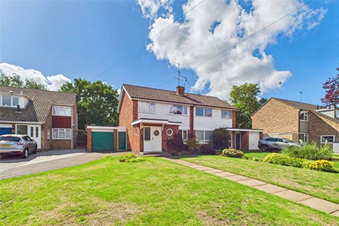 3 Bedroom Semi-Detached House For Sale In Garth Close, Winnersh, Wokingham, Berkshire, RG41