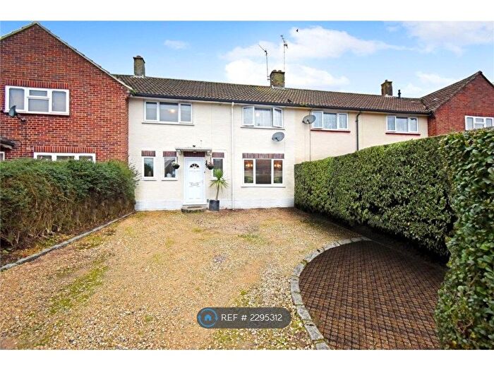 3 Bedroom Terraced House To Rent In Hill Close, Newbury, RG14