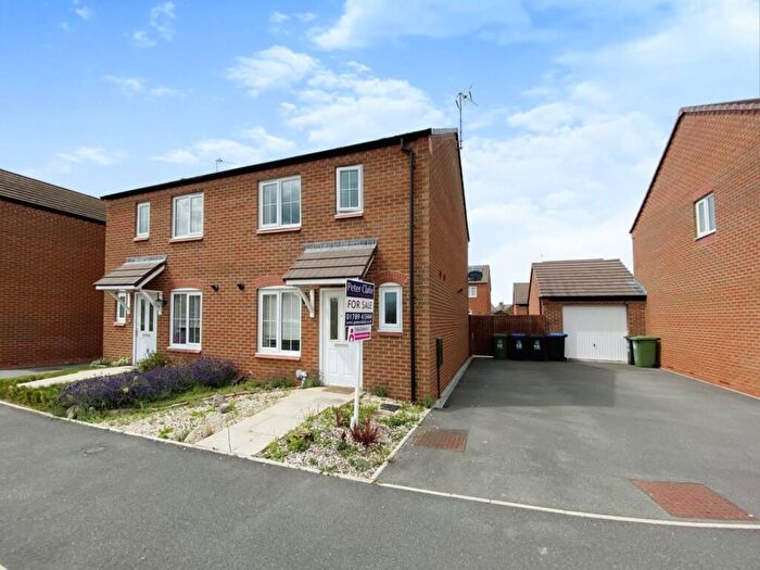 3 Bedroom Semi-Detached House For Sale In Chestnut Way, Bidford-on-Avon, Alcester, B50