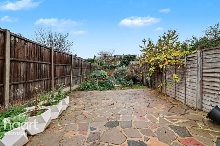 3 Bedroom Terraced House For Sale In Grafton Road, Croydon, CR0