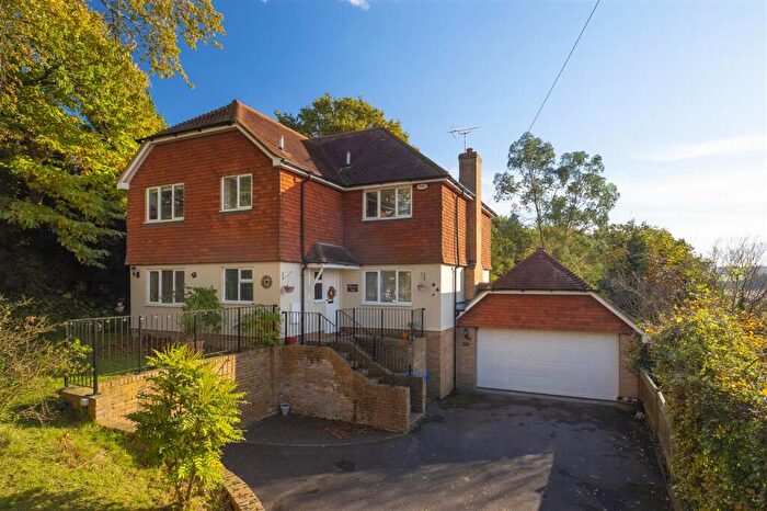 5 Bedroom Detached House For Sale In Highsted View, Stockers Hill, Rodmersham, ME9