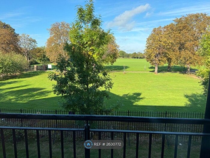 2 Bedroom Flat To Rent In Enfield, Enfield, EN1