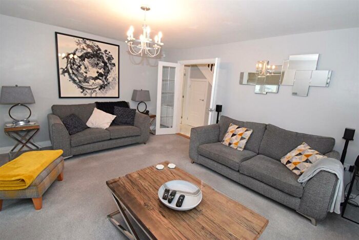 4 Bedroom Detached House For Sale In Coalburn Crescent, Crich, DE4
