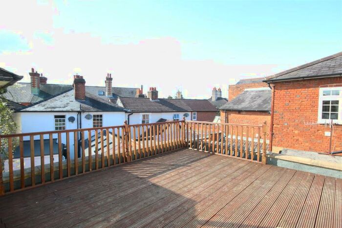 3 Bedroom Flat To Rent In Stoke Road, Guildford, GU1