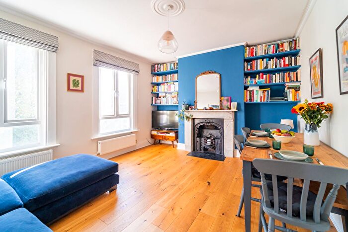 2 Bedroom Flat For Sale In Hornsey Road, Crouch End, N19