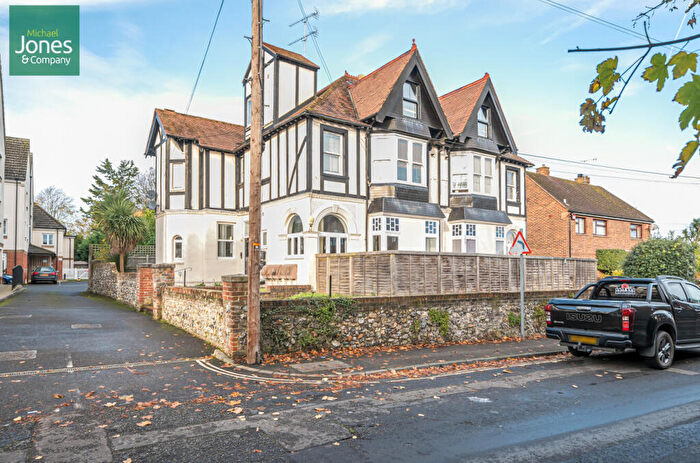 2 Bedroom Flat To Rent In Upper Bognor Road, Bognor Regis, West Sussex, PO21