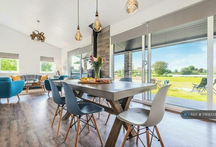 3 Bedroom Detached House To Rent In Poole Road, Sturminster Marshall, Wimborne, BH21