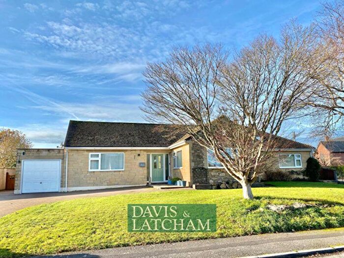 4 Bedroom Detached Bungalow For Sale In Beacon View, Warminster, BA12