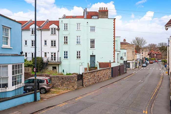 2 Bedroom Flat For Sale In Cotham Road South, Kingsdown, Bristol, BS6