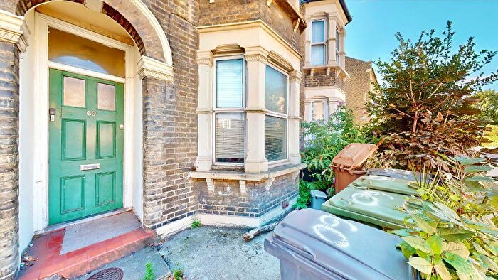 2 Bedroom Flat For Sale In Evelyn Street, Deptford, London, SE8