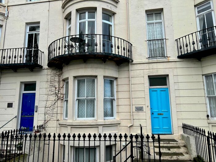 1 Bedroom Flat To Rent In Albion Road, Scarborough, North Yorkshire, YO11