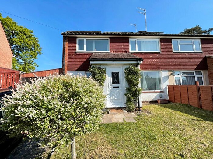 4 Bedroom Semi-Detached House To Rent In Evergreen Road, Frimley, GU16