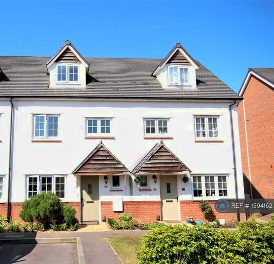 4 Bedroom Terraced House To Rent In Stonechat Croft, Bracknell, RG12