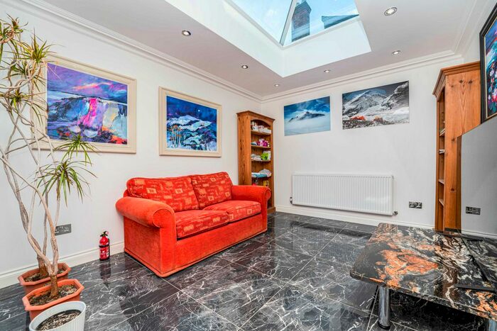 1 Bedroom Flat To Rent In Grange Park, Ealing, W5